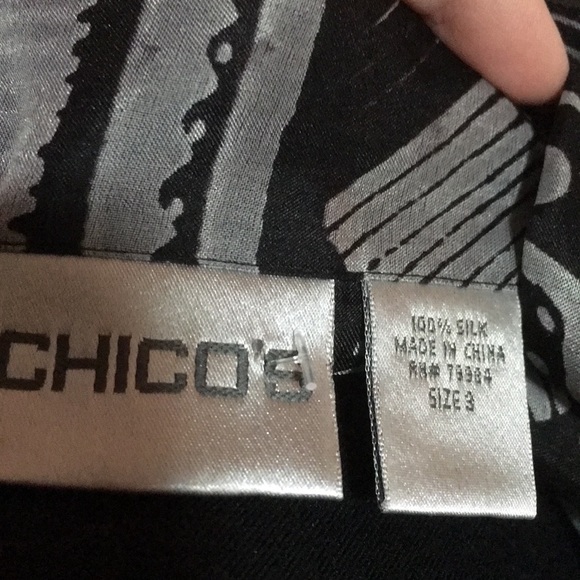 Chico’s Black/White/Silk Print Blouse - Picture 8 of 8